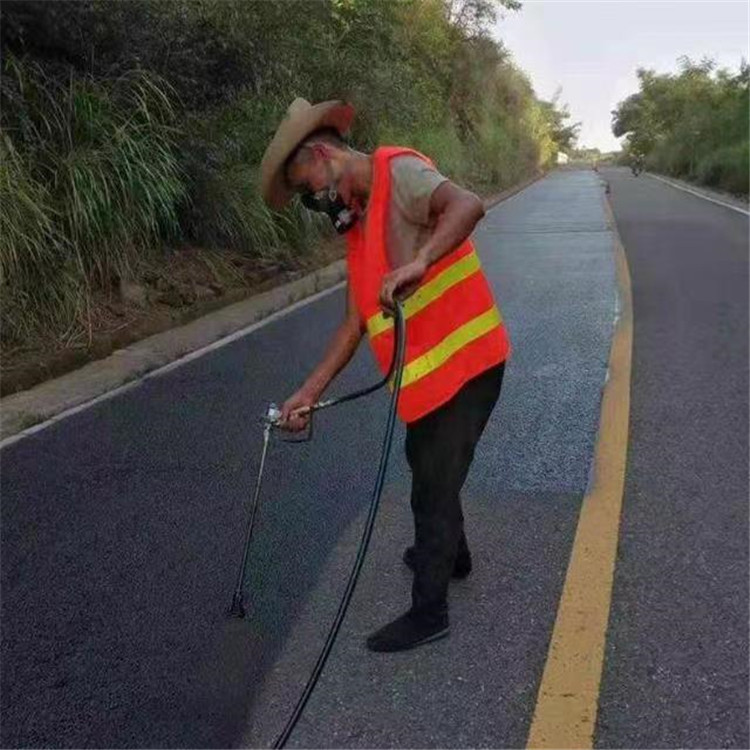 黄冈 彩色防滑路面的底涂是保障路面附着力